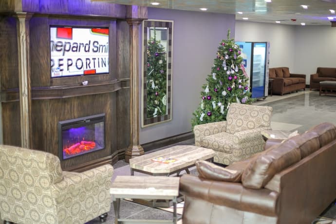 American Inn and Suites Ferndale, Lobby sitting area