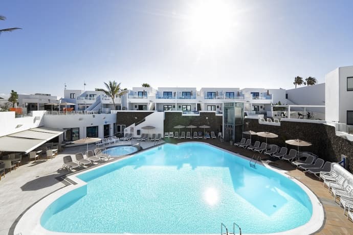 Aqua Suites, Primary image