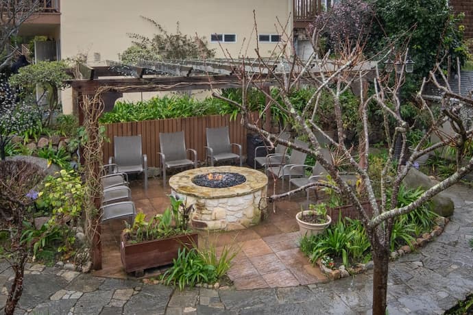 Vendange Carmel Inn & Suites