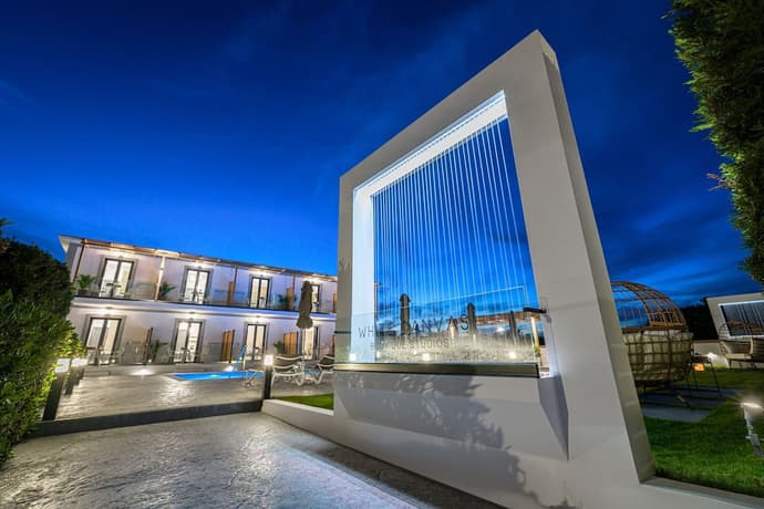 White Canvas Boutique Studios, Primary image