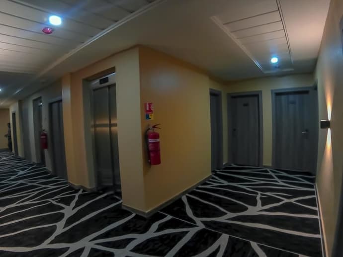 Sunset Hotel, Primary image