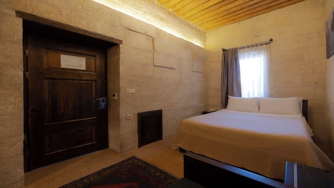 Tafana Cave & Stone Lodge