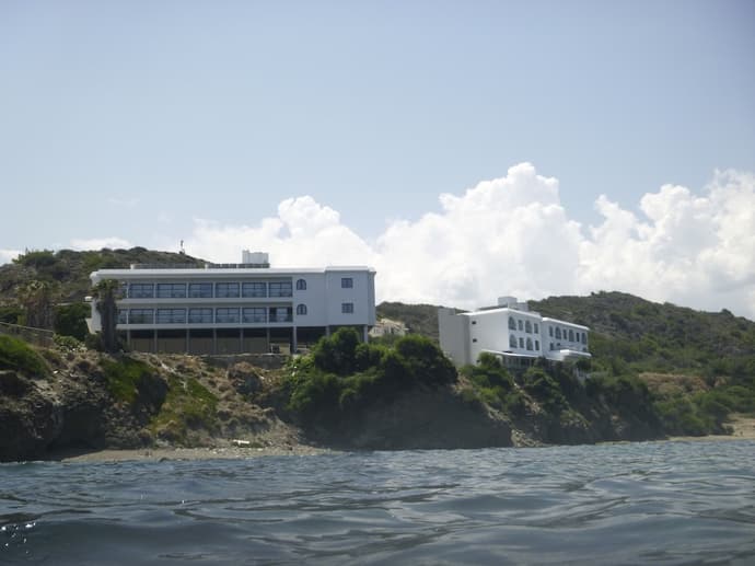 E.J. Pyrgos Bay Hotel