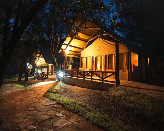 Mara Kimana Camp, Primary image