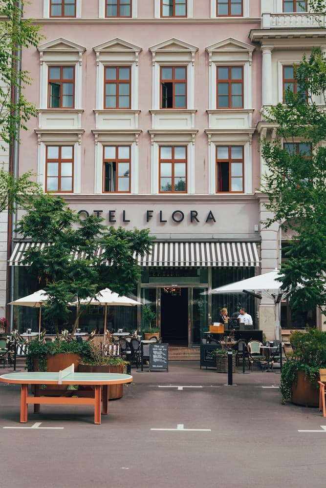 Hotel Flora, Primary image
