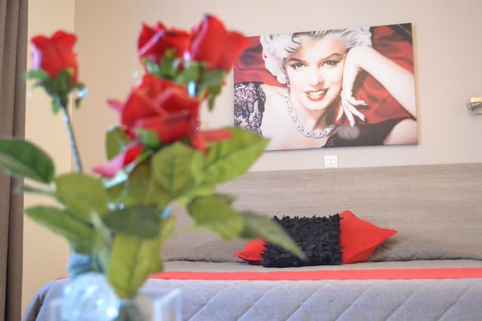 Marianna, Primary image