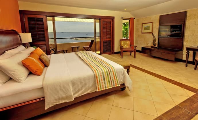 Costabella Tropical Beach Hotel