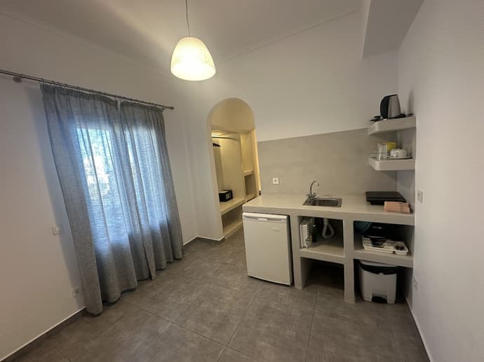 Markakis Studios Fira