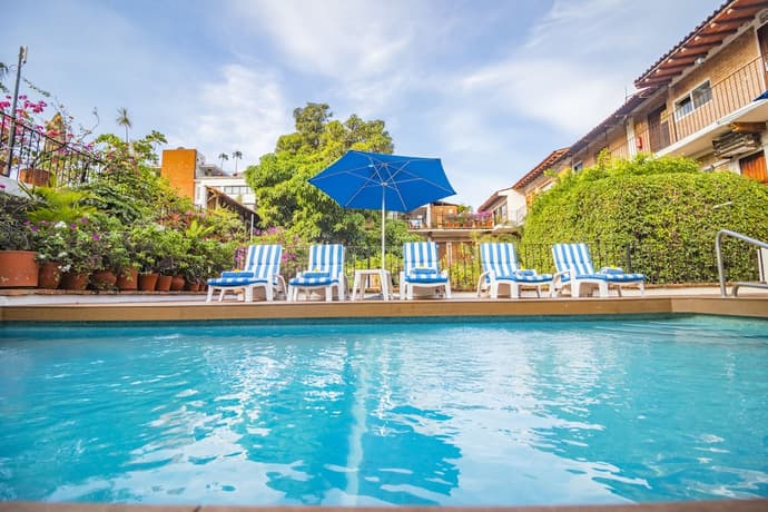 Hotel Posada de Roger - Near Los Muertos Beach