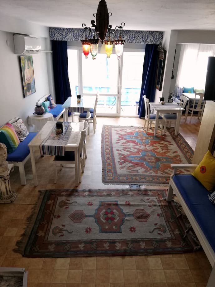 Urkmez Hotel, Reception