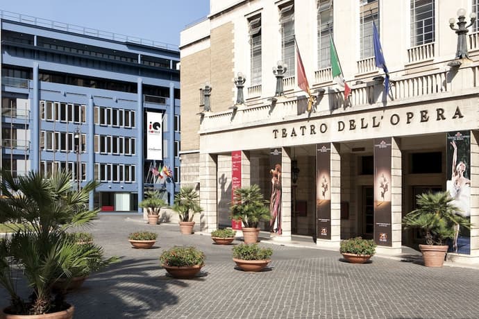 iQ Hotel Roma
