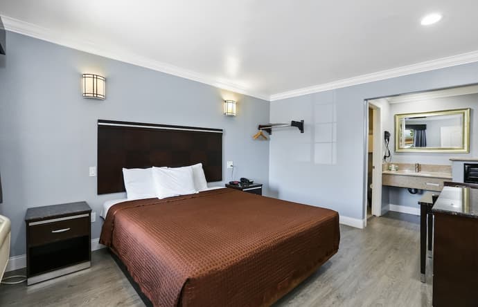 3rd Avenue Inn, Room