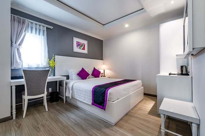 Avanti Boutique, Primary image