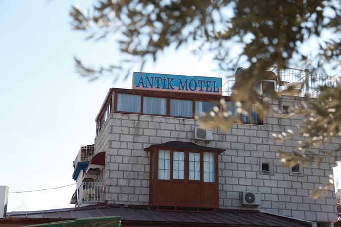 Antik Motel