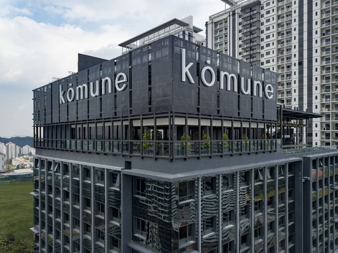 Komune Living, Primary image