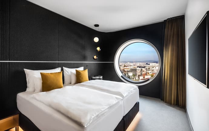 MOOONS, Primary image