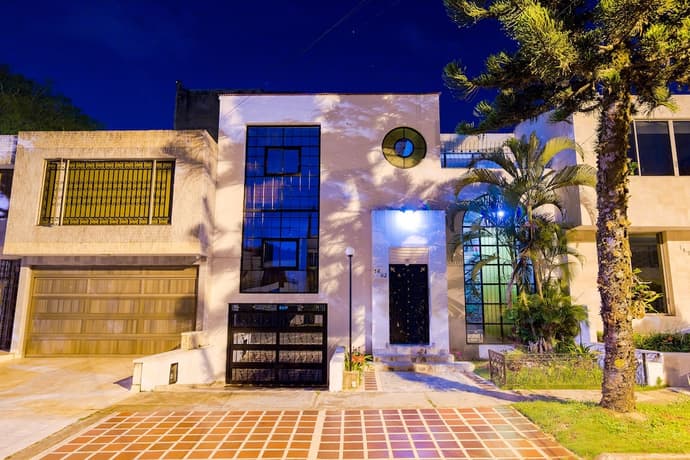 Ayenda 1411 Caney Sede Ingenio, Primary image