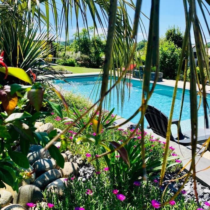 La Porte des Lacs, Primary image