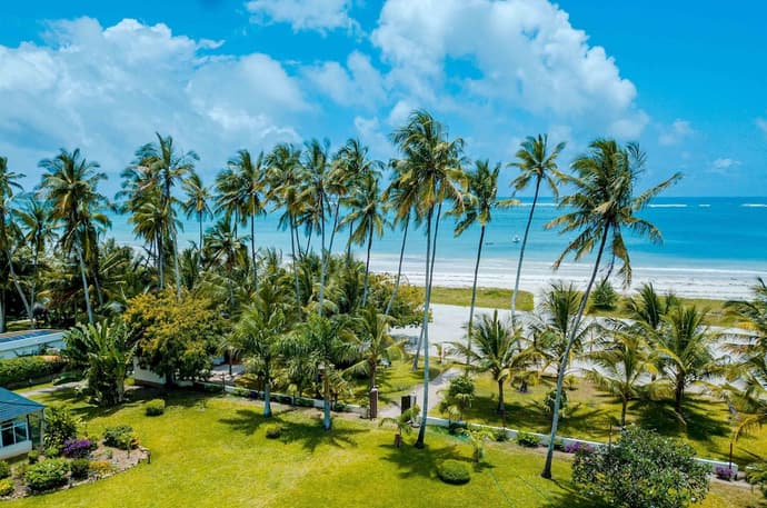 Mzima Beach, Primary image