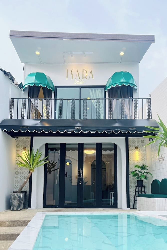 Isara Boutique Hotel and Cafe