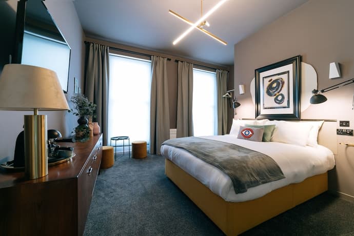 The Warwick by Nestor, Primary image