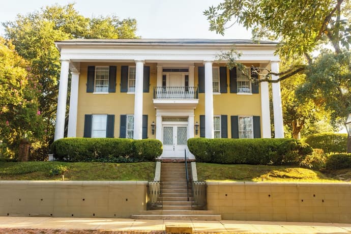 Anchuca Historic Mansion & Inn