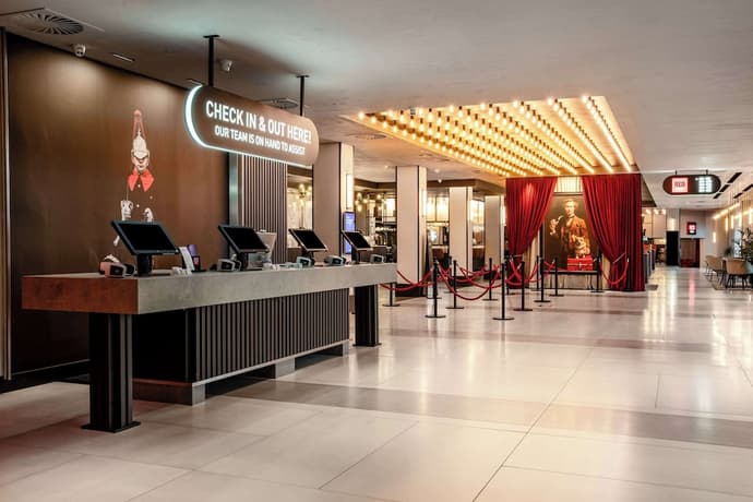 Radisson RED Hotel London Heathrow