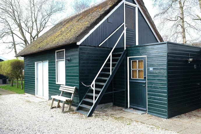 Cozy House with a Boat near Giethoorn & Weerribben Wieden National Park