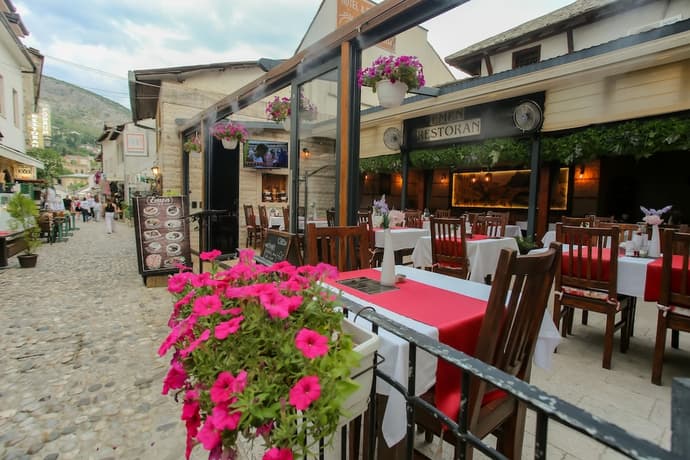 Hotel Emen, Primary image