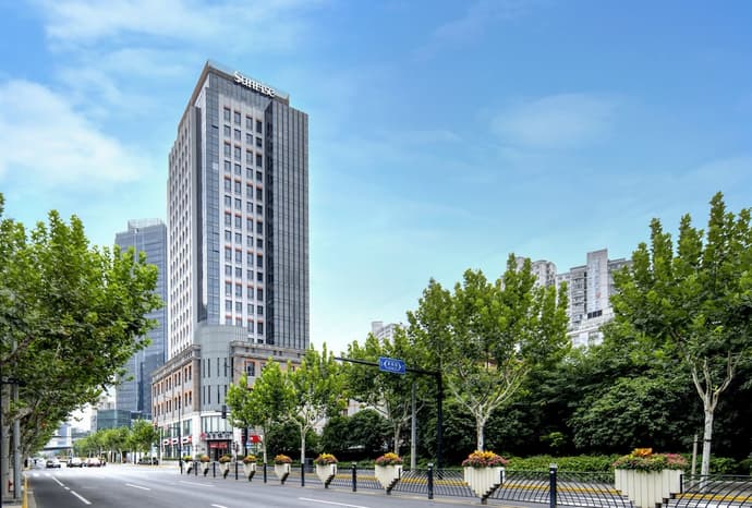 Sunrise on the Bund, Primary image