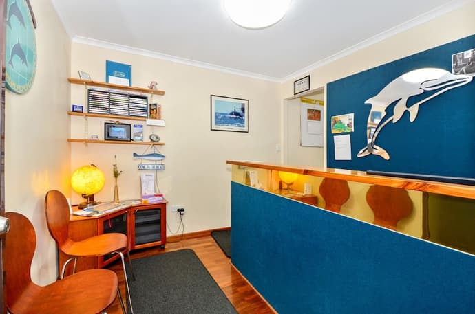 Dolphin Lodge, Reception