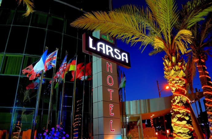 Larsa Hotel, Primary image
