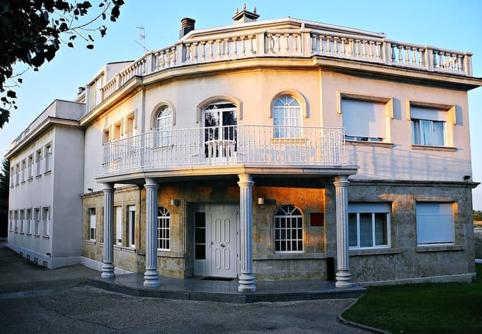 Casablanca Hotel Studios