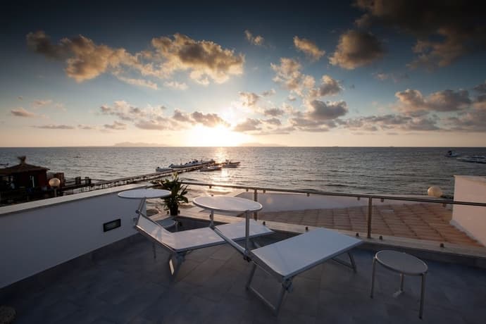 Sunset Beach, Primary image