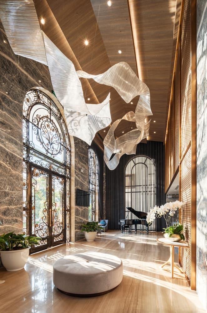 D'Lecia Ha Long, Primary image