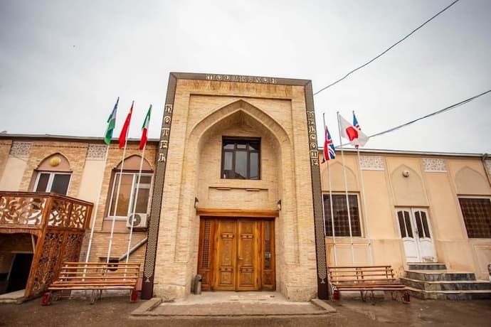 Reikartz Modarixon Bukhara, Primary image