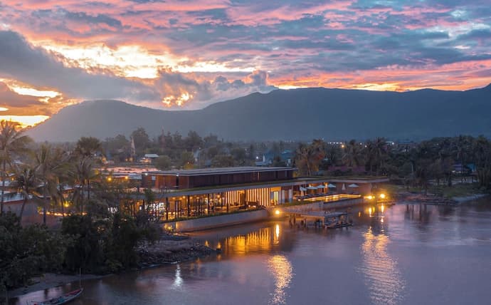 Amber Kampot, Primary image