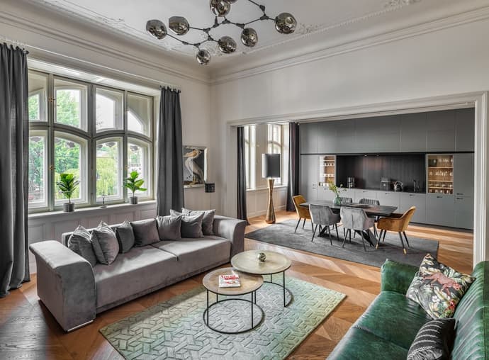 MN6 Luxury Suites by Adrez Living