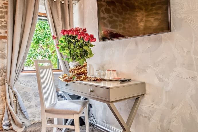 Historic Plaza Varos - Adults Only, Primary image