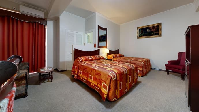 Regency Suites Hotel, Primary image