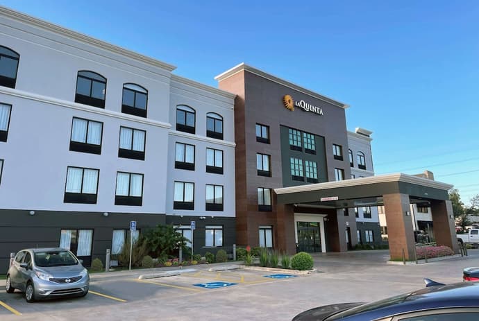 La Quinta Inn & Suites by Wyndham Tulsa Midtown, Primary image