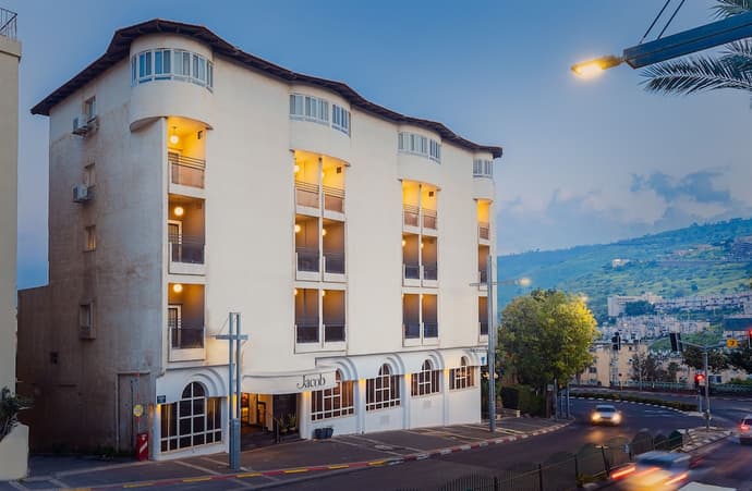 Jacob Tiberias by Jacob Hotels