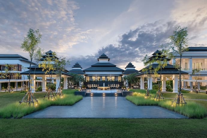 Chainarai Riverside, Primary image