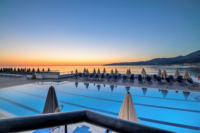 Horizon Beach Hotel, Primary image