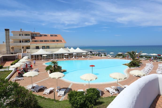 La Plage Hotel & Resort 