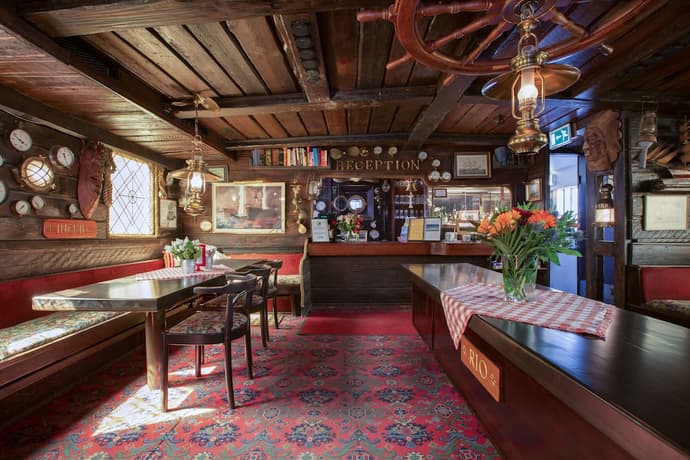 The Red Boat, Primary image