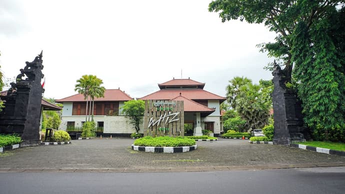 Grand Whiz Hotel Nusa Dua