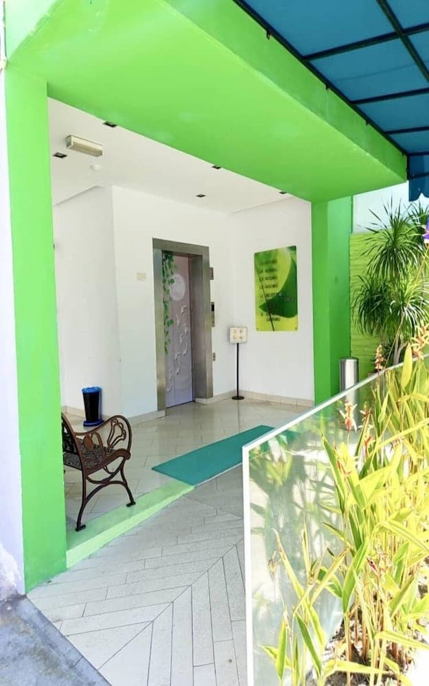 Yan Hotel