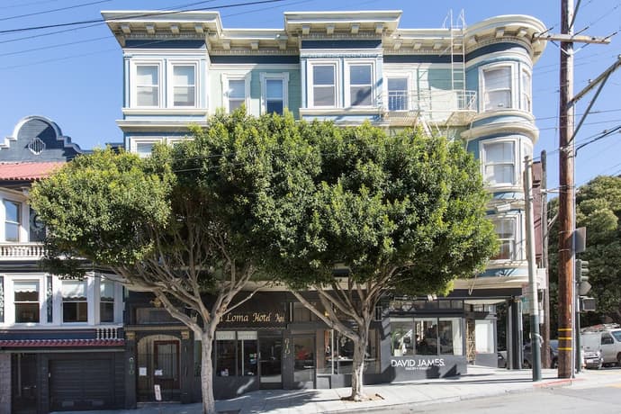 Casa Loma Hotel, Primary image