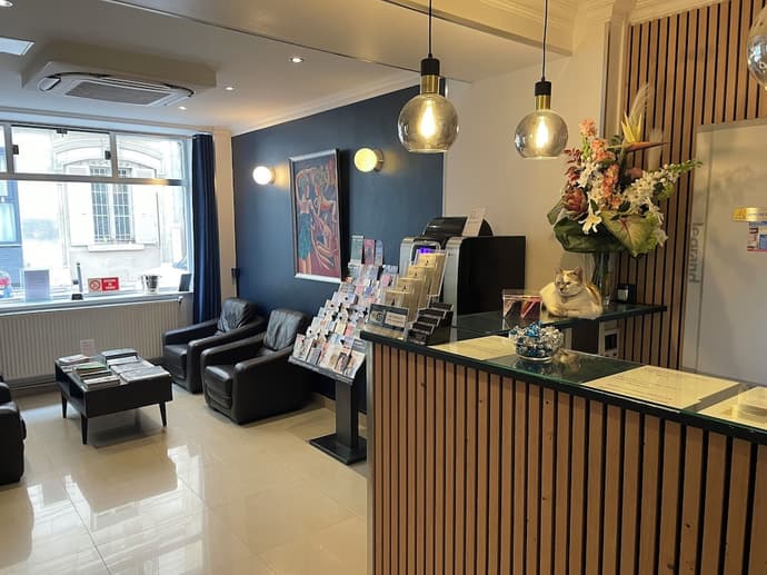 Mary's Hotel République, Primary image